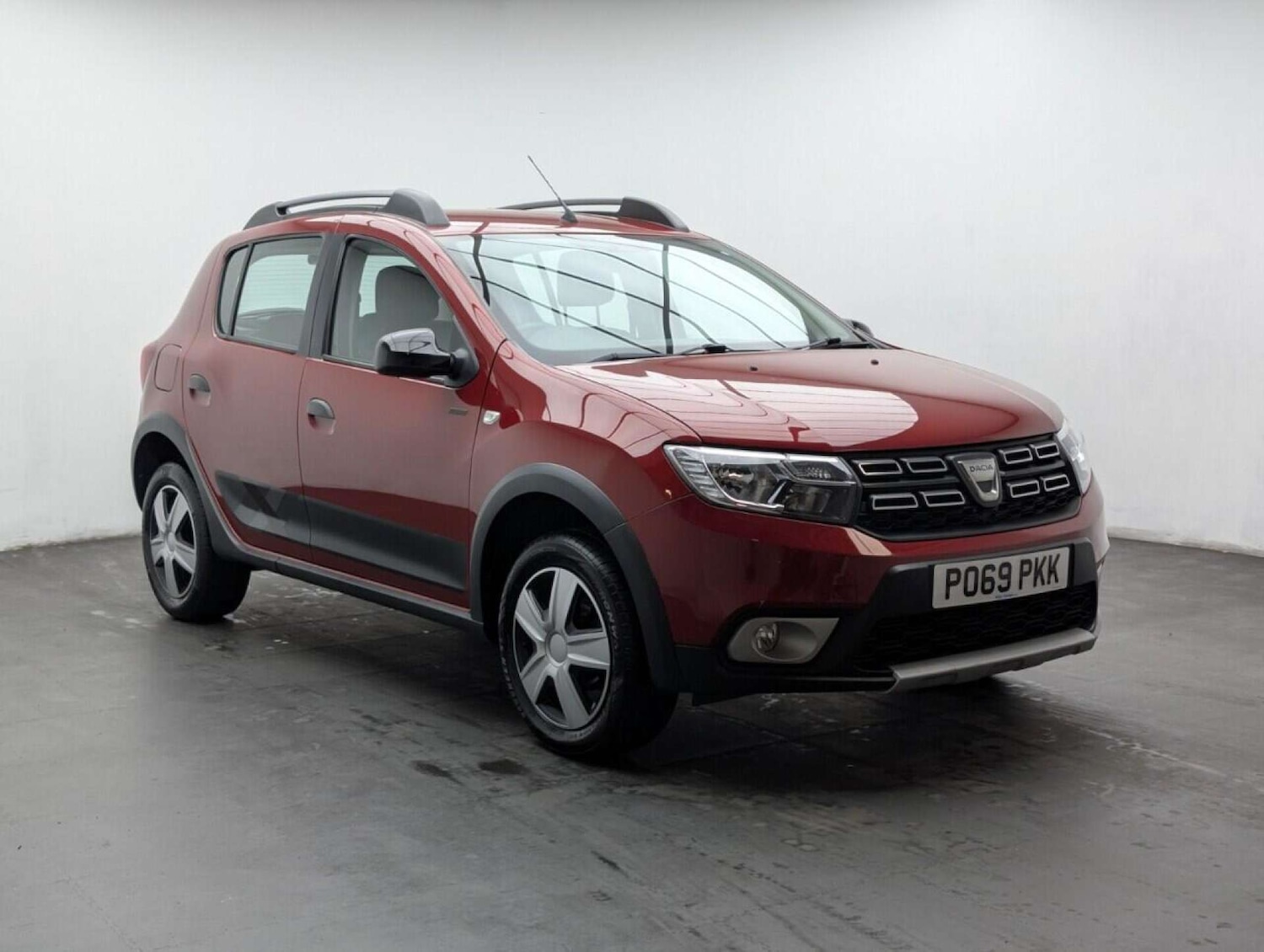 Used Dacia Sandero Stepway 2019 for sale - 77713036: Photo 2