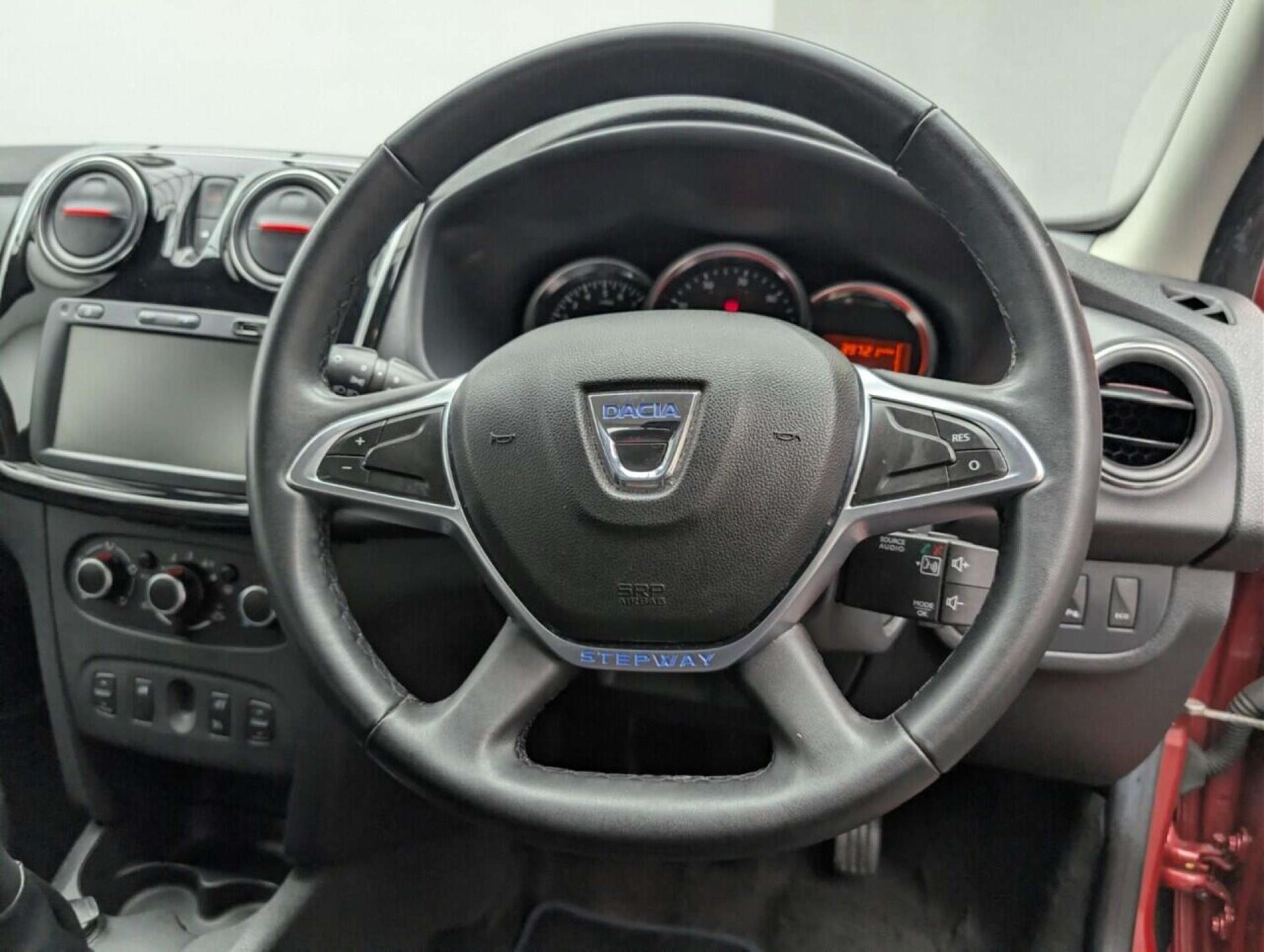 Used Dacia Sandero Stepway 2019 for sale - 77713036: Photo 23