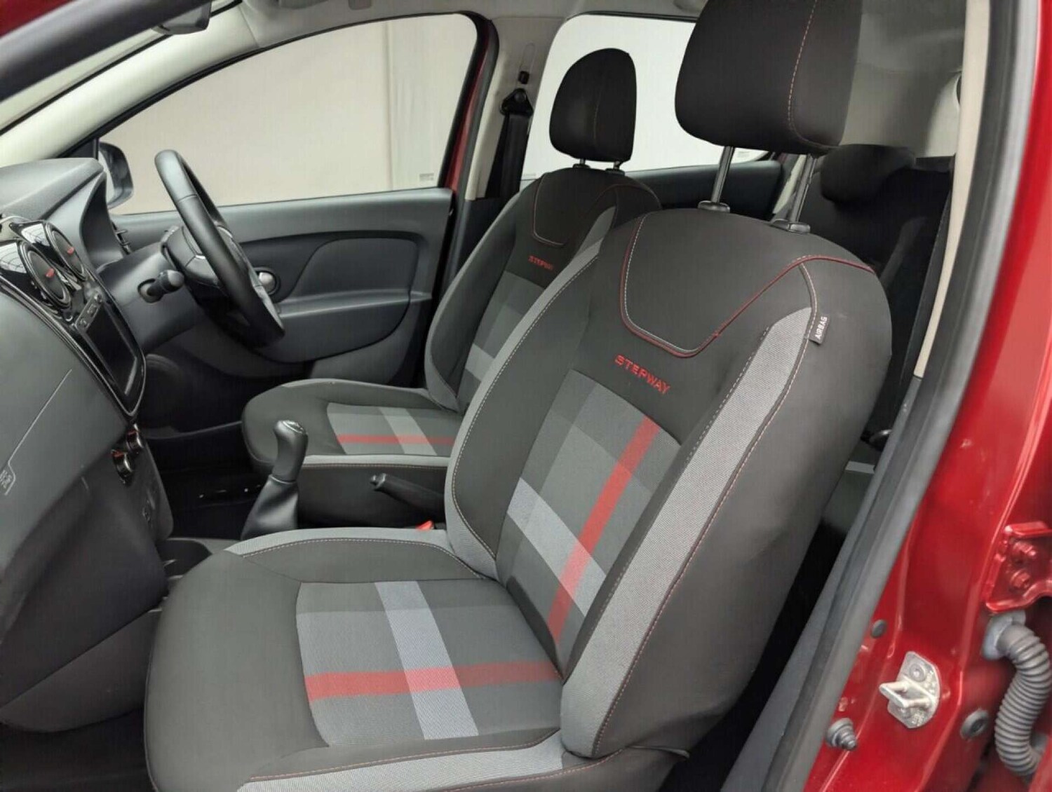 Used Dacia Sandero Stepway 2019 for sale - 77713036: Photo 28