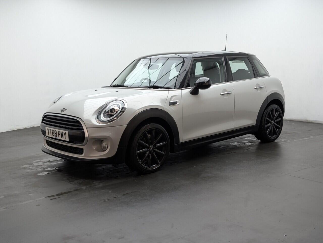Used MINI Hatch 2018 for sale - 76801052: Photo 4