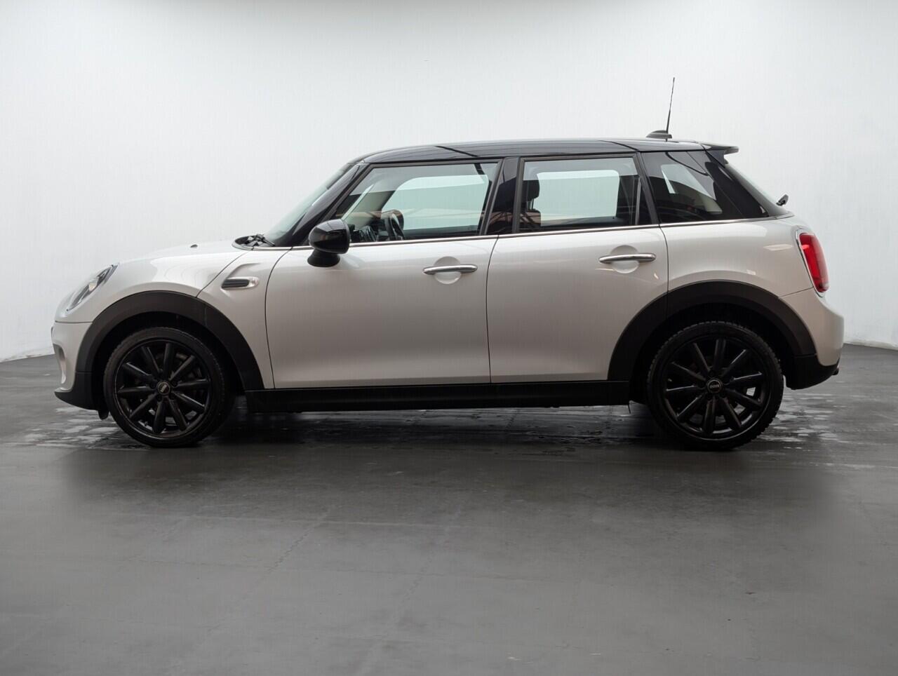 Used MINI Hatch 2018 for sale - 76801052: Photo 5