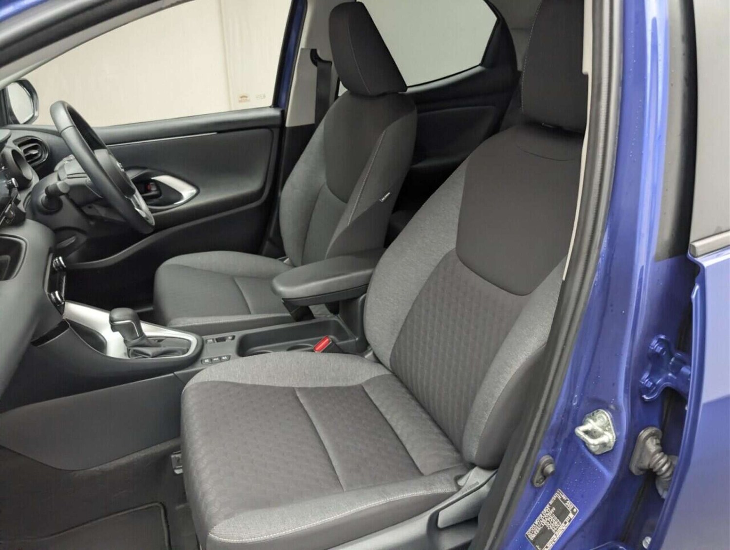 Used Toyota Yaris 2022 for sale - 77713719: Photo 27