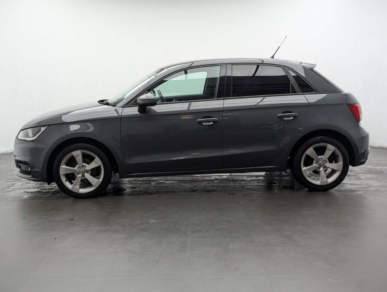 Used Audi A1 2017 for sale - 77714208: Photo 5
