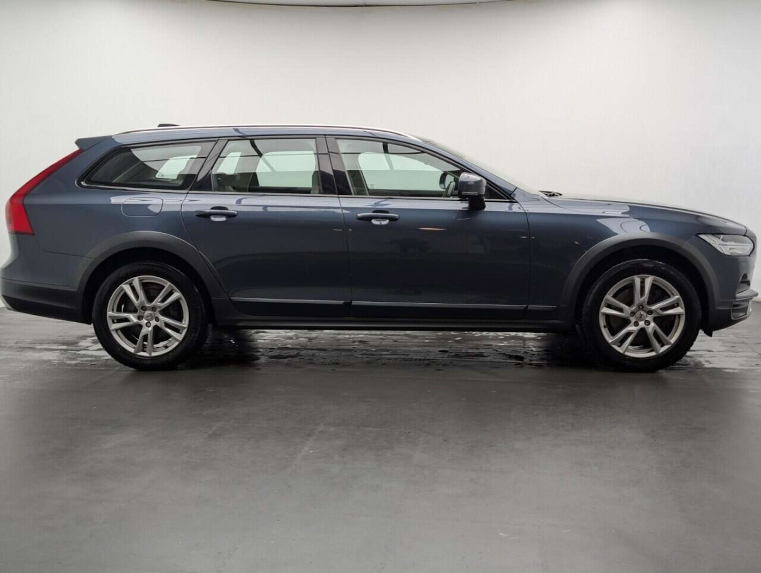 Used Volvo V90 2017 for sale - 77980242: Photo 10