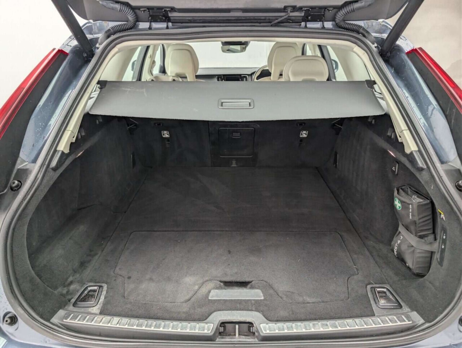 Used Volvo V90 2017 for sale - 77980242: Photo 31