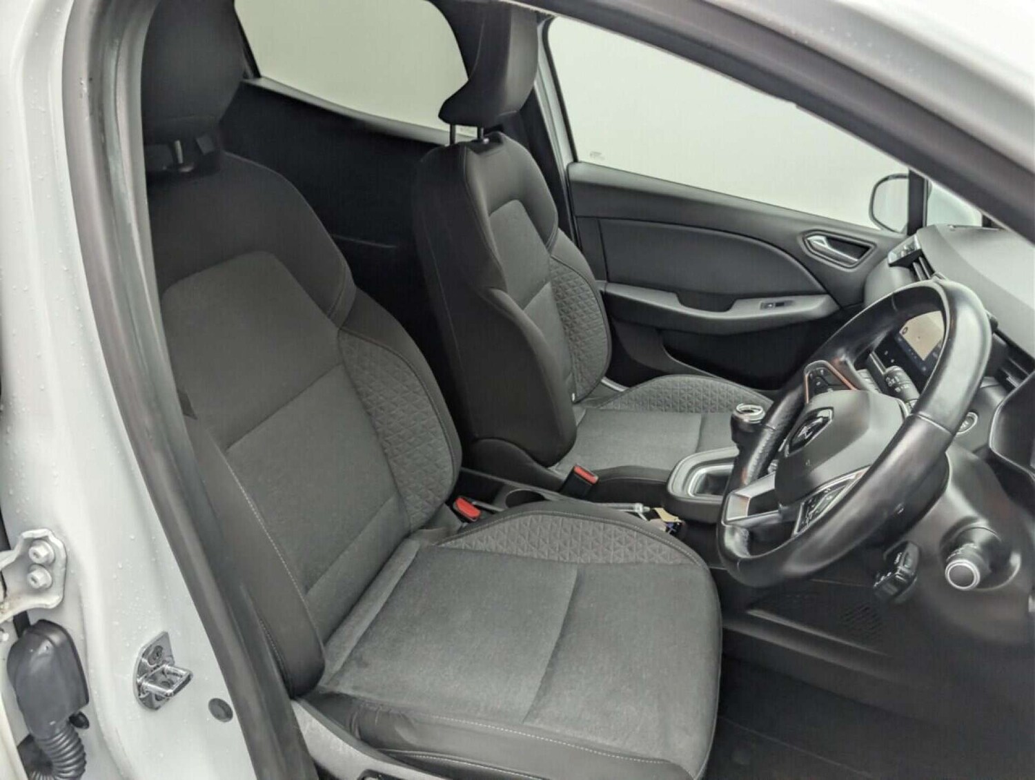 Used Renault Clio 2020 for sale - 77714464: Photo 12