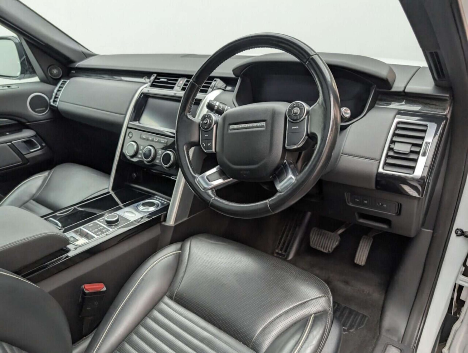 Used Land Rover Discovery 2018 for sale - 77714286: Photo 11