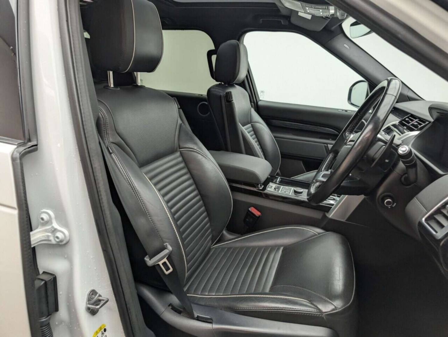 Used Land Rover Discovery 2018 for sale - 77714286: Photo 12