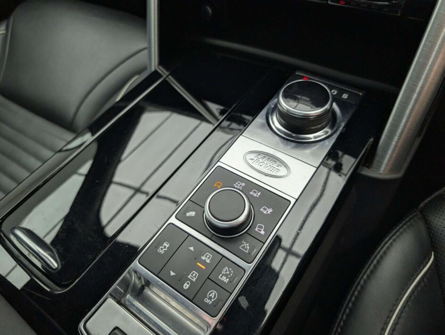 Used Land Rover Discovery 2018 for sale - 77714286: Photo 18