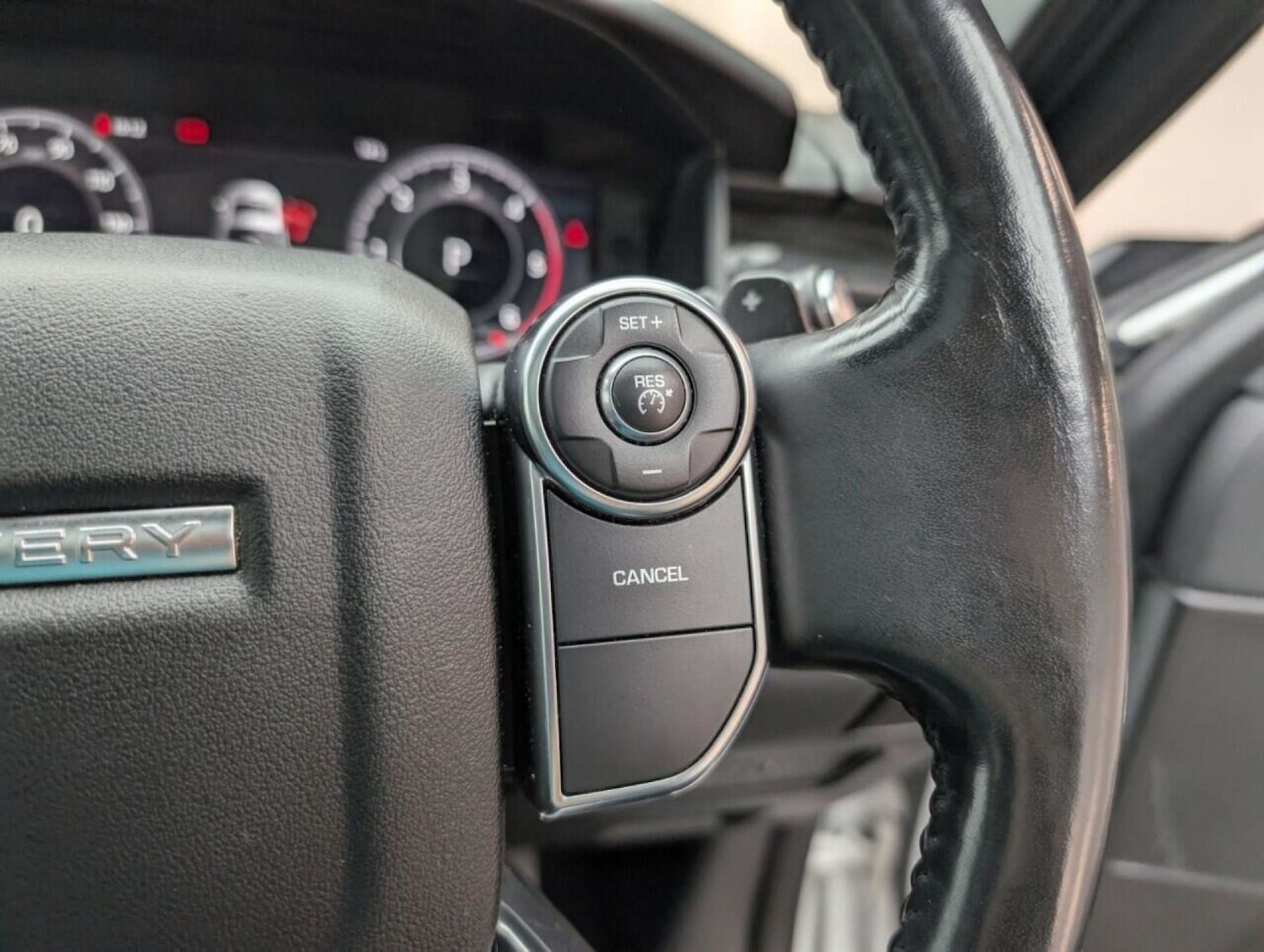 Used Land Rover Discovery 2018 for sale - 77714286: Photo 21