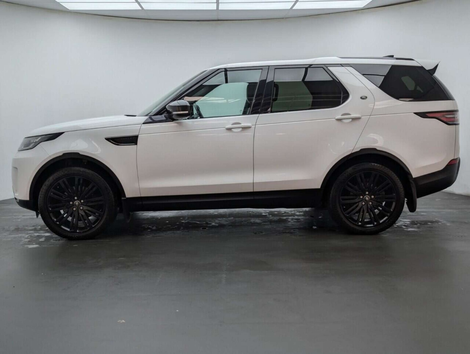 Used Land Rover Discovery 2018 for sale - 77714286: Photo 5