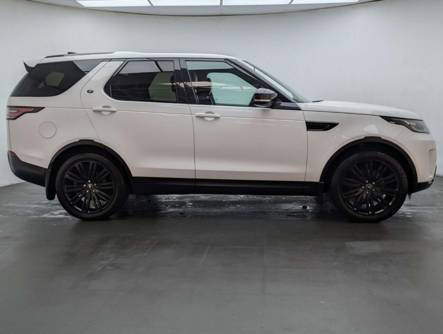 Used Land Rover Discovery 2018 for sale - 77714286: Photo 9