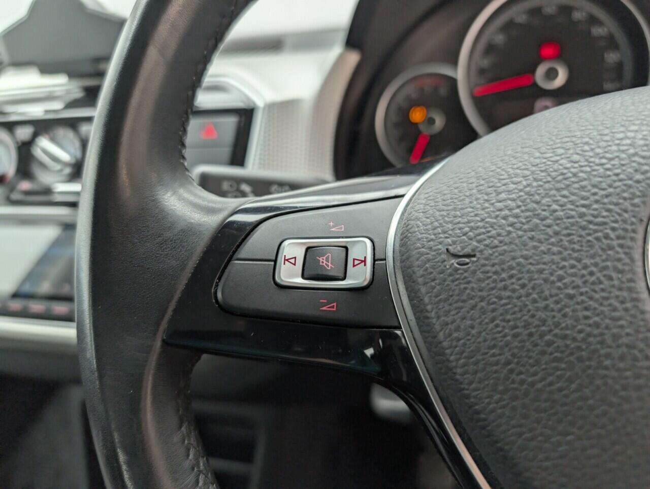 Used Volkswagen up! 2017 for sale - 76425617: Photo 16