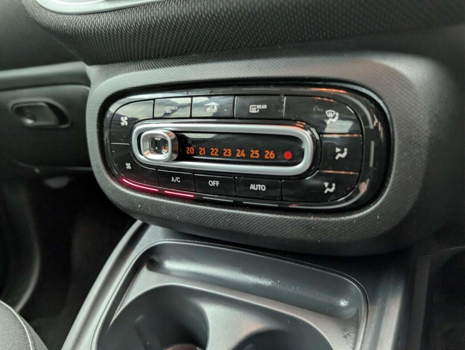 Used smart fortwo 2017 for sale - 77807450: Photo 14