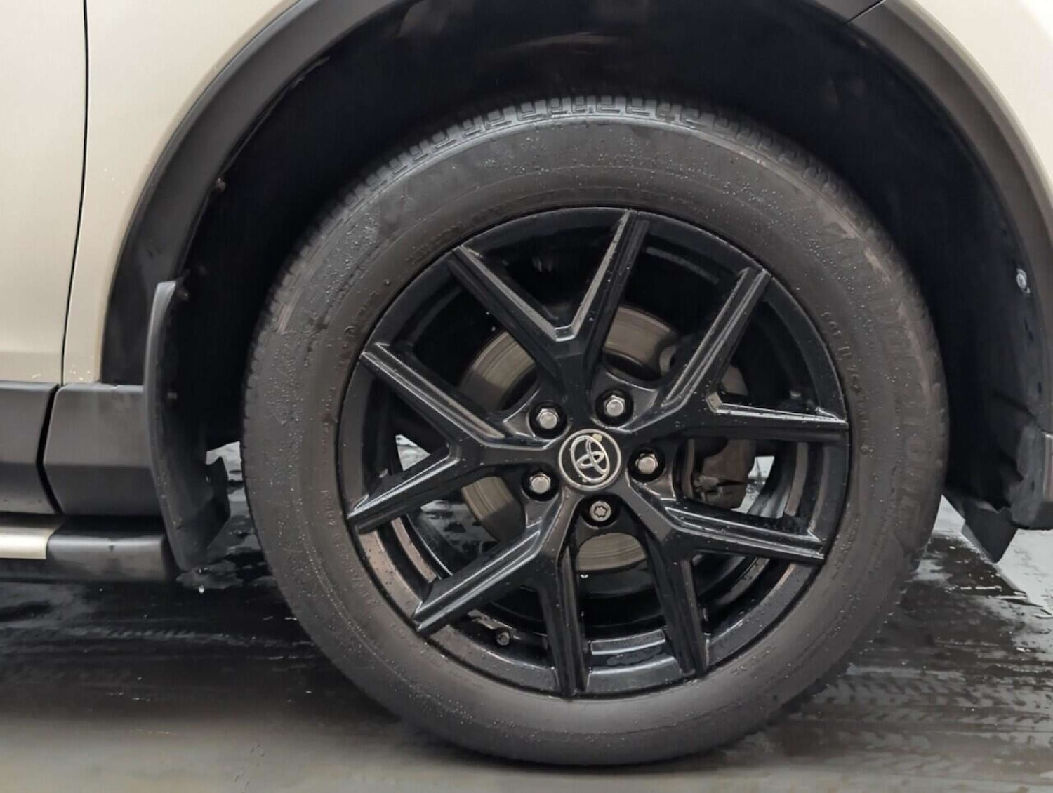 Used Toyota RAV4 2018 for sale - 77713369: Photo 10