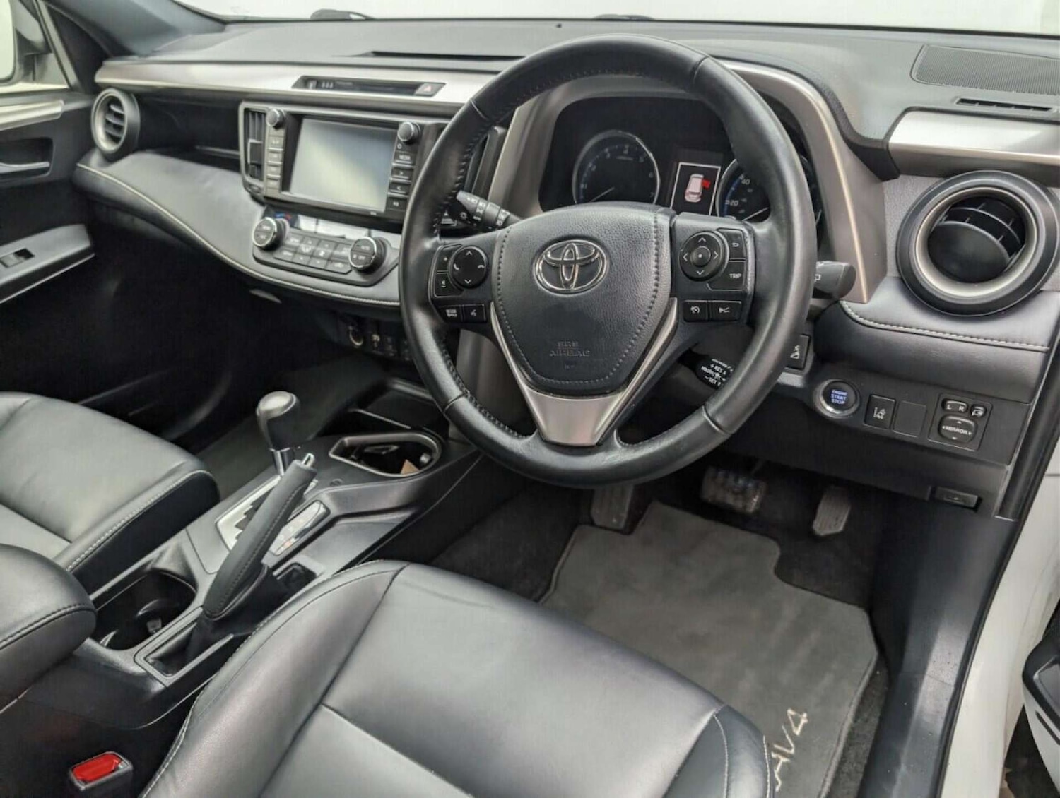 Used Toyota RAV4 2018 for sale - 77713369: Photo 11