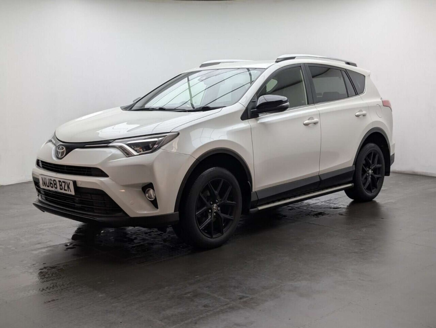 Used Toyota RAV4 2018 for sale - 77713369: Photo 4