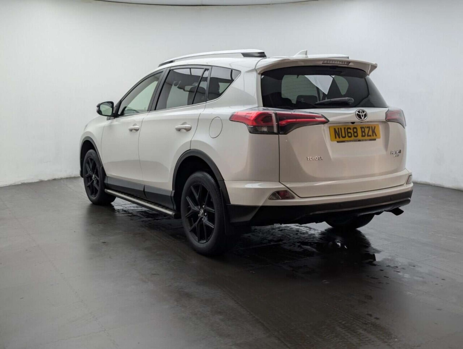 Used Toyota RAV4 2018 for sale - 77713369: Photo 6