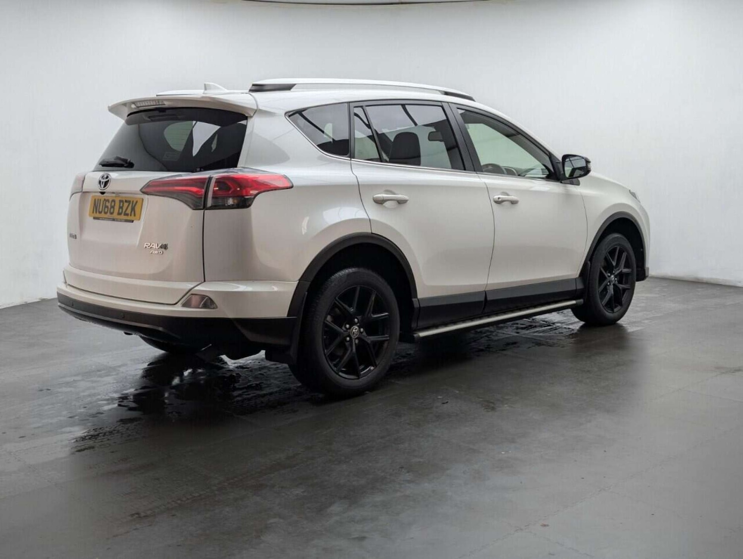 Used Toyota RAV4 2018 for sale - 77713369: Photo 8