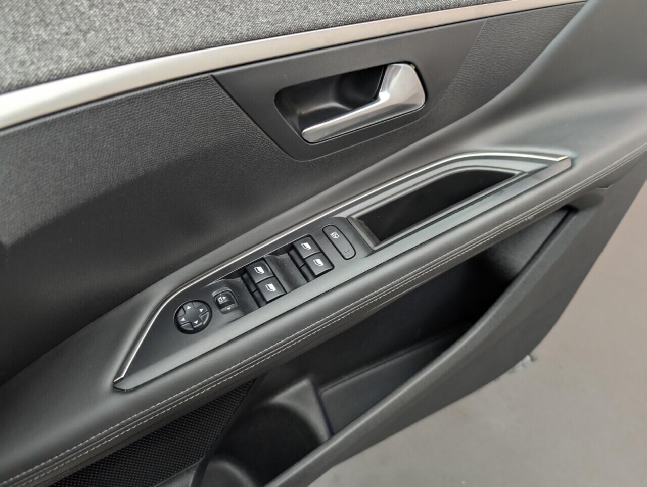 Used Peugeot 3008 2017 for sale - 77073906: Photo 22