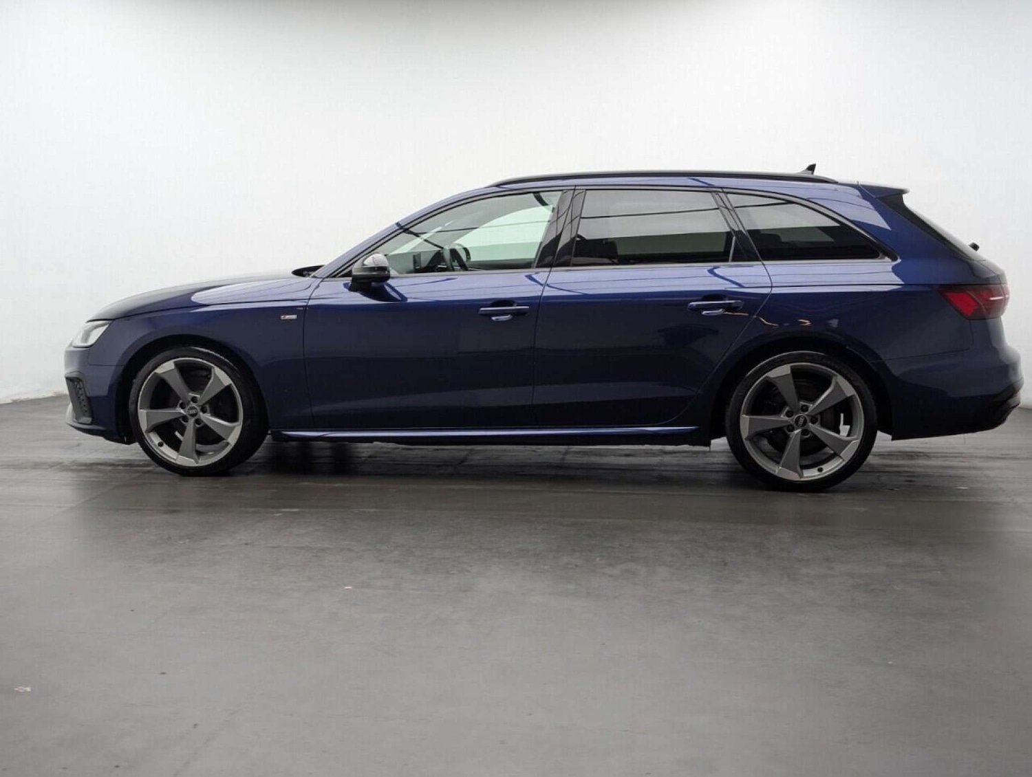 Used Audi A4 2021 for sale - 77713293: Photo 5