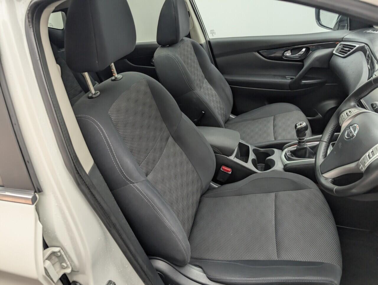 Used Nissan Qashqai 2016 for sale - 76423489: Photo 12