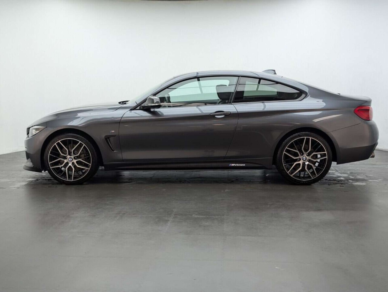 Used BMW 4 Series 2017 for sale - 77713290: Photo 5