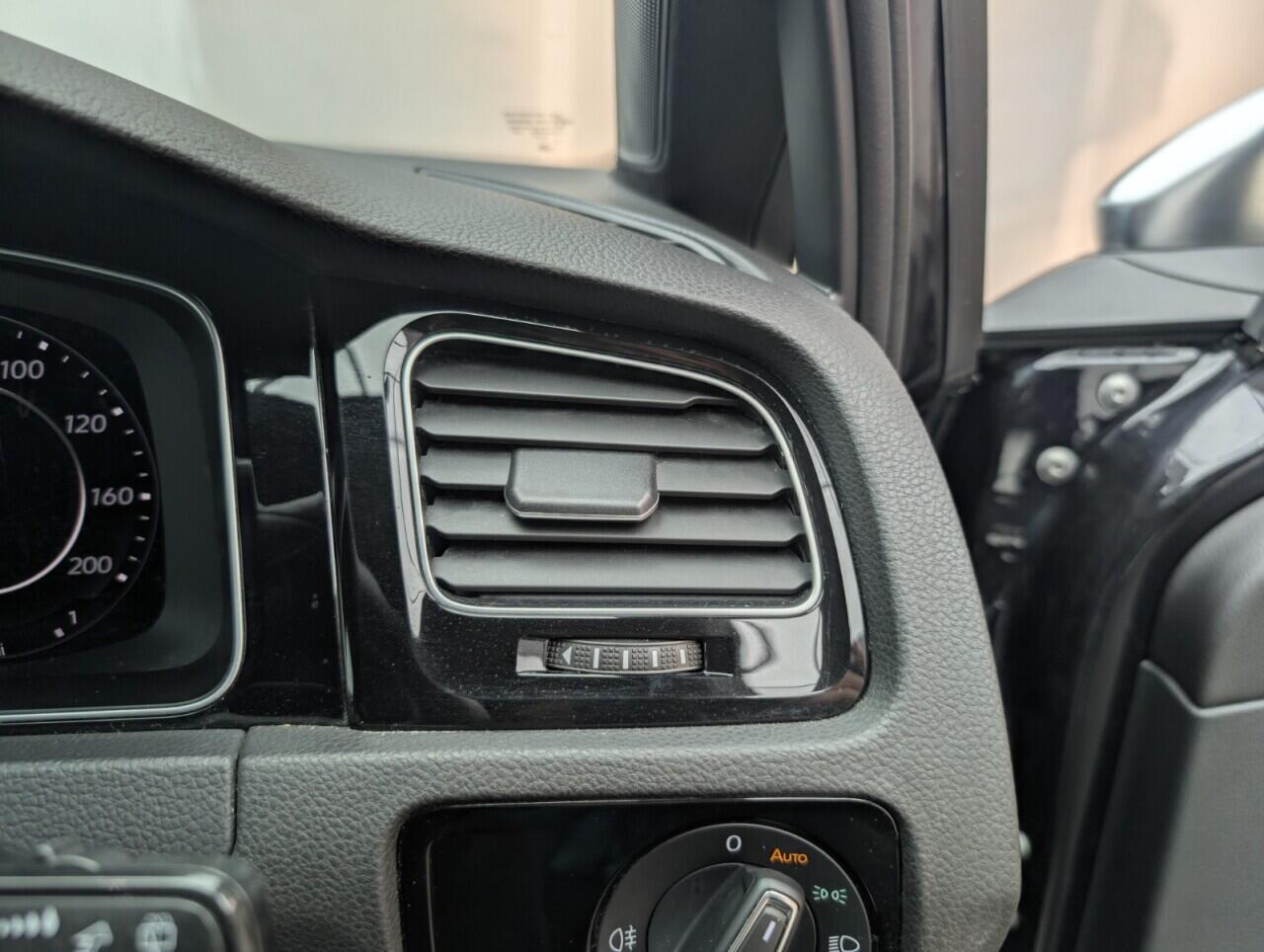 Used Volkswagen Golf 2019 for sale - 76425081: Photo 21