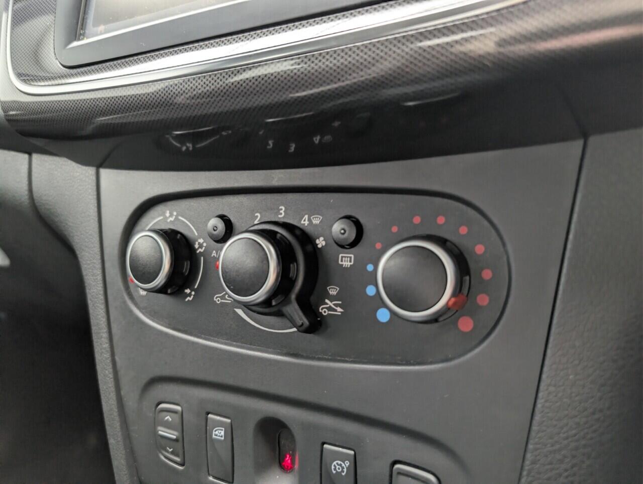 Used Dacia Sandero Stepway 2018 for sale - 76742925: Photo 15