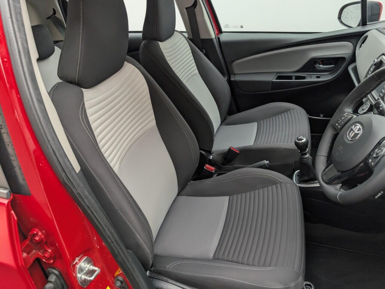 Used Toyota Yaris 2019 for sale - 76422569: Photo 12