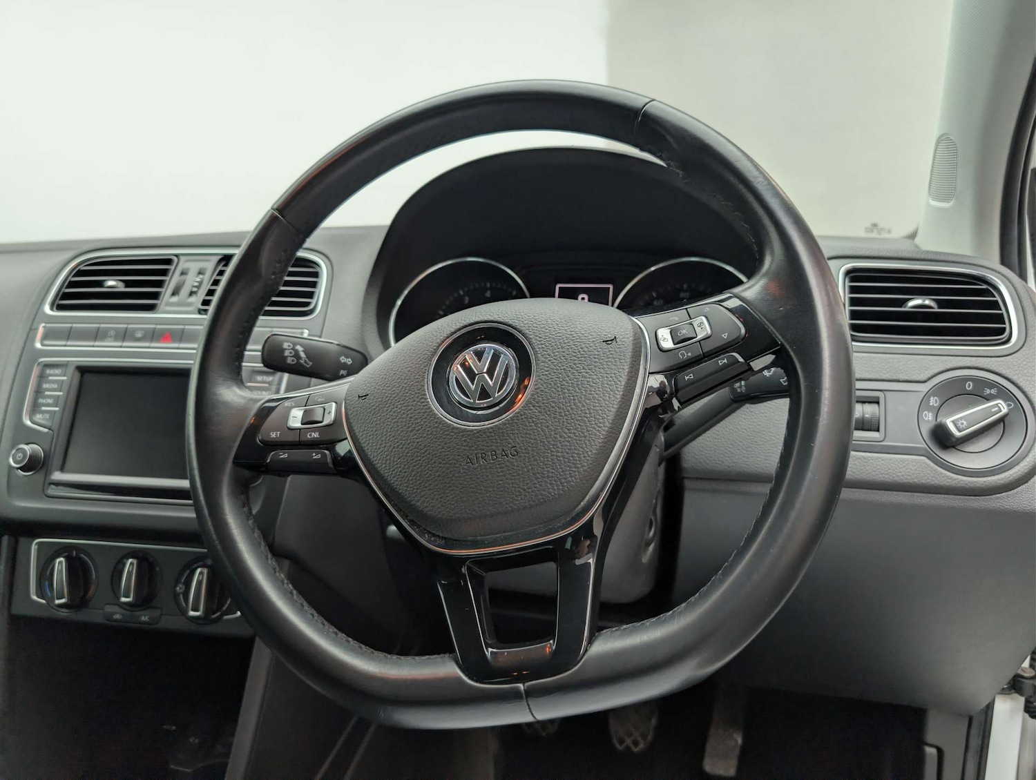 Used Volkswagen Polo 2016 for sale - 77988280: Photo 18