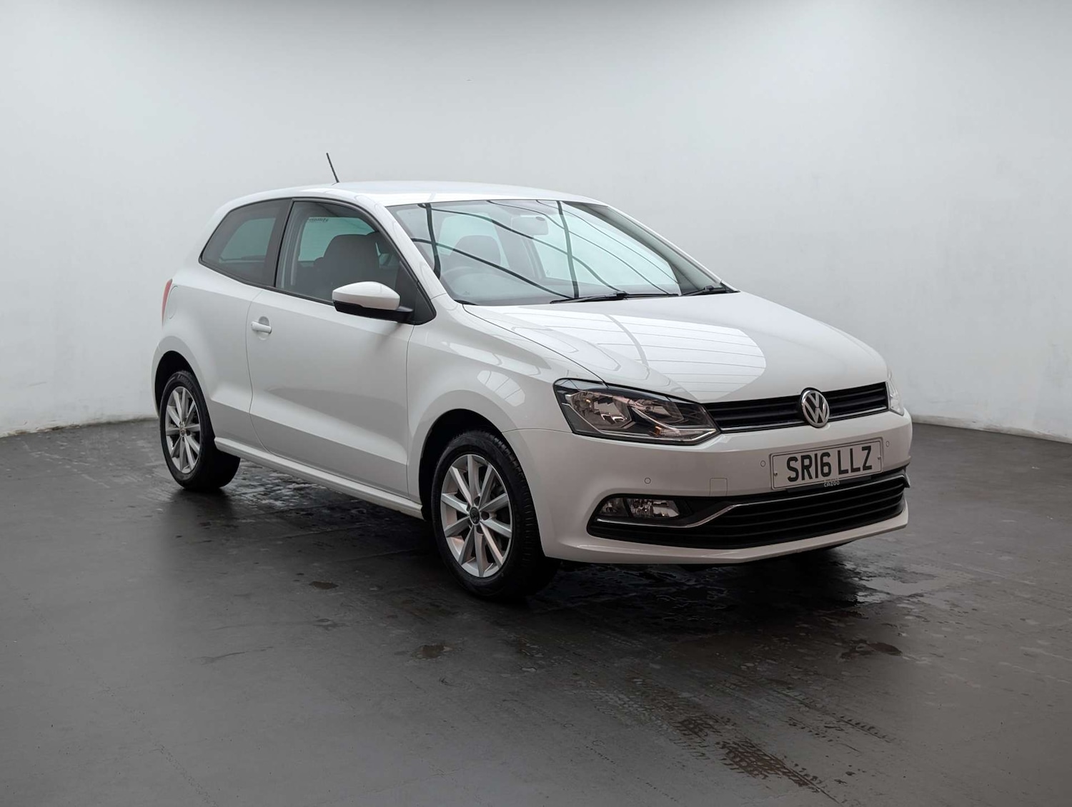 Used Volkswagen Polo 2016 for sale - 77988280: Photo 2