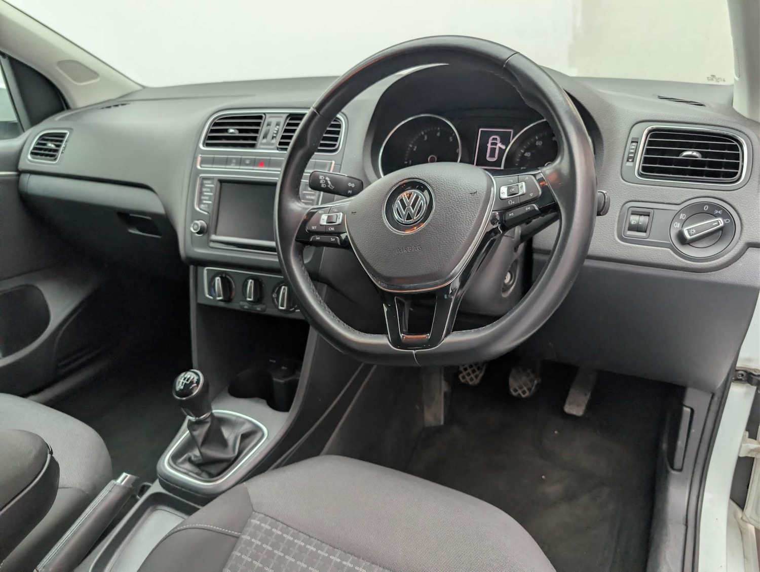 Used Volkswagen Polo 2016 for sale - 77988280: Photo 23