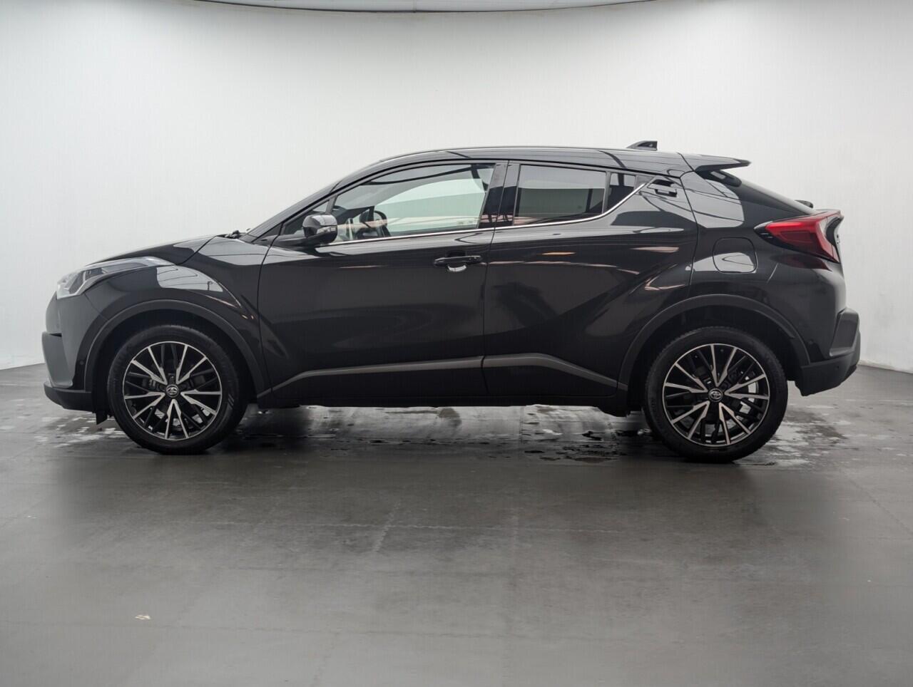 Used Toyota C-HR 2018 for sale - 76456805: Photo 5