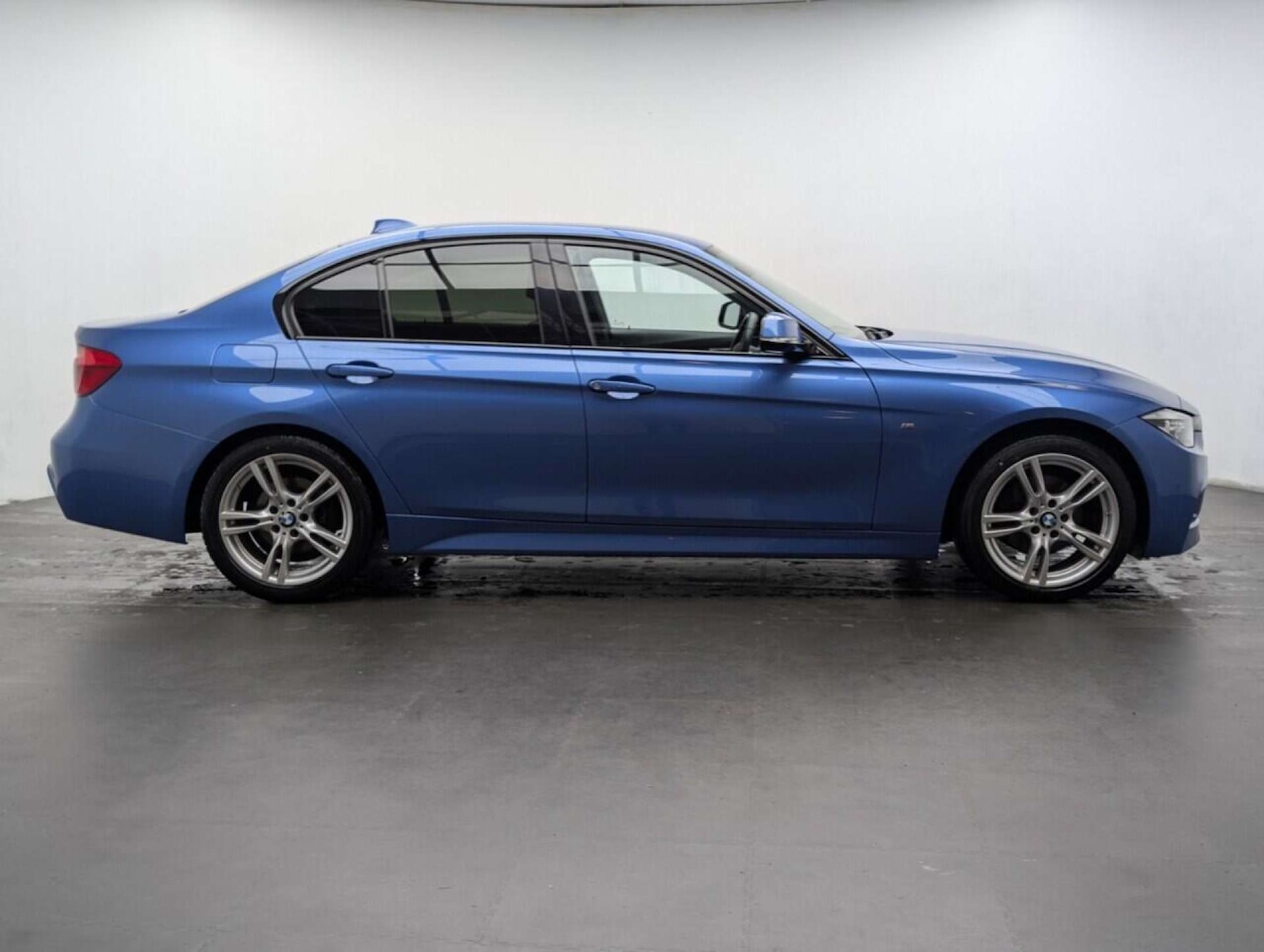 Used BMW 3 Series 2018 for sale - 77714289: Photo 9