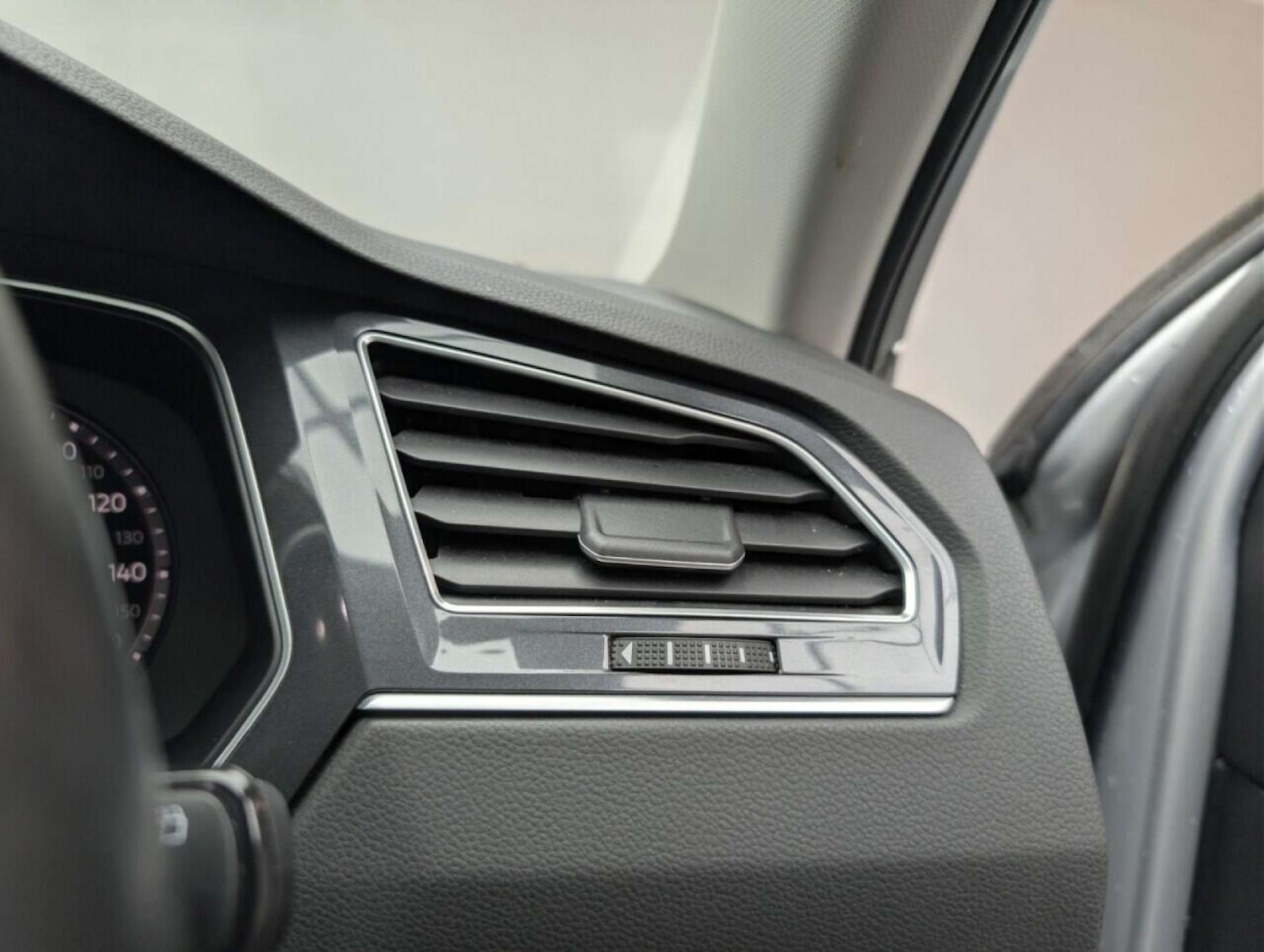 Used Volkswagen Tiguan 2018 for sale - 77714027: Photo 18