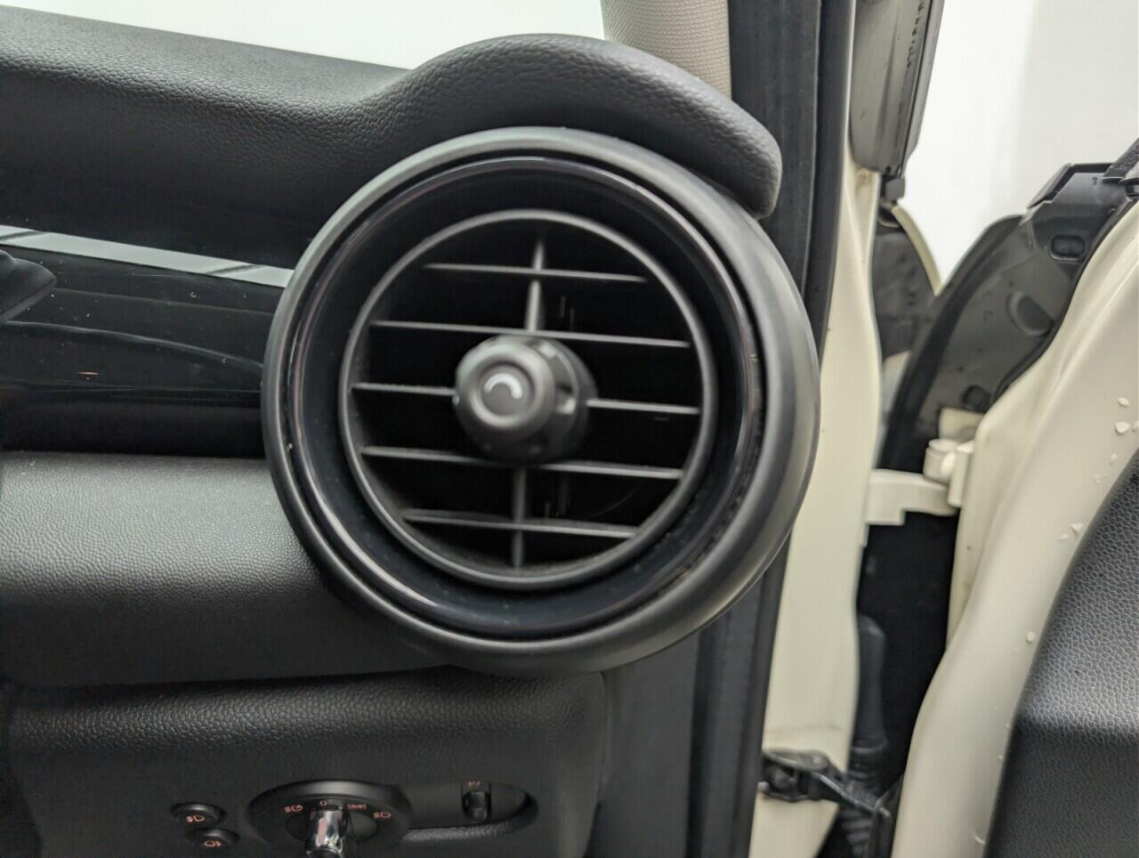 Used MINI Hatch 2018 for sale - 76780815: Photo 19