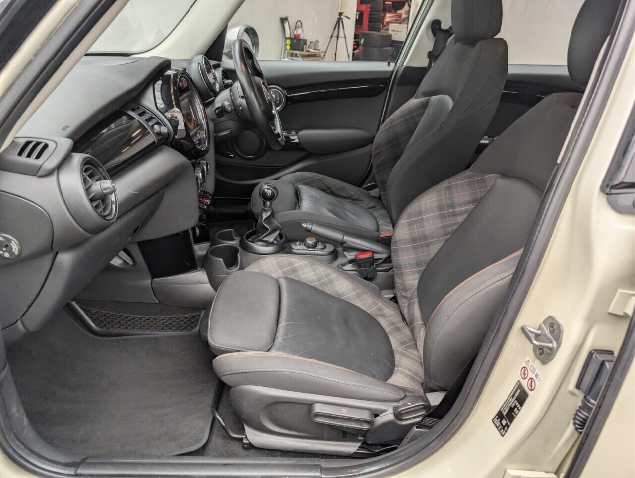 Used MINI Hatch 2018 for sale - 76780815: Photo 27