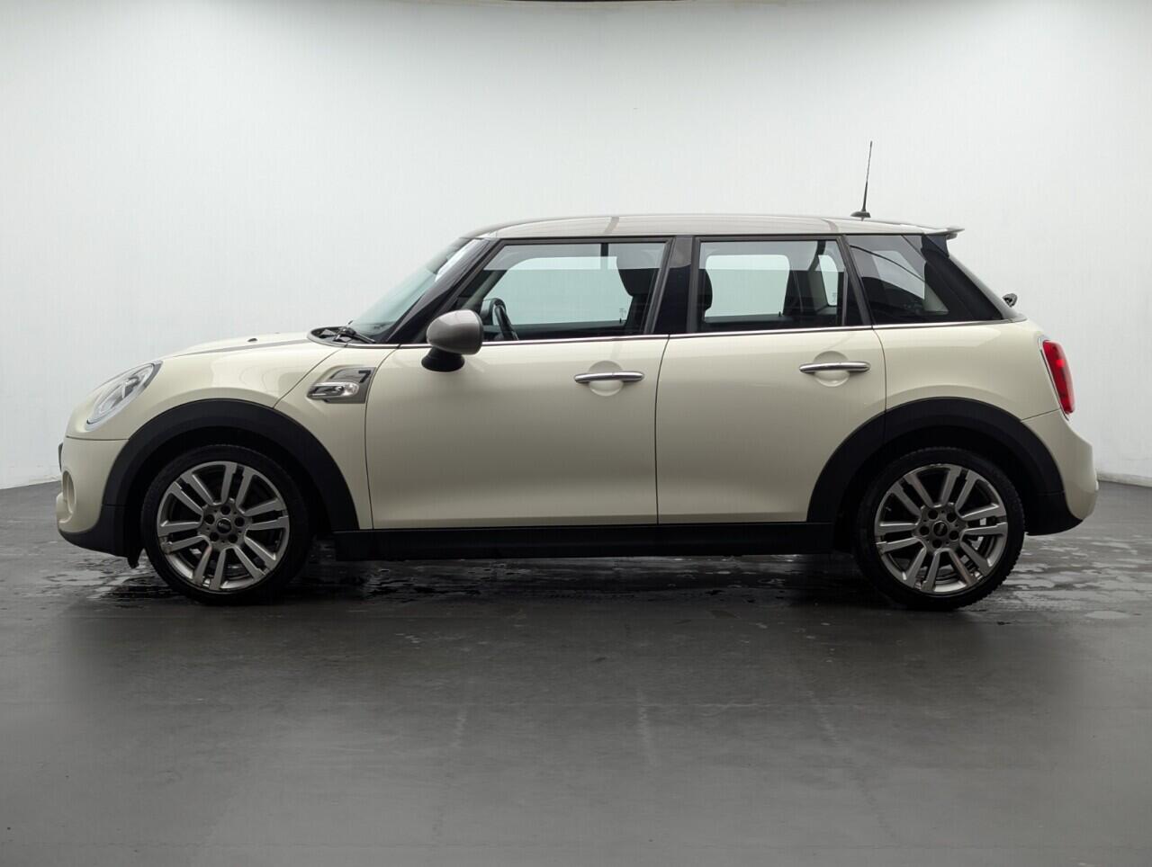 Used MINI Hatch 2018 for sale - 76780815: Photo 5