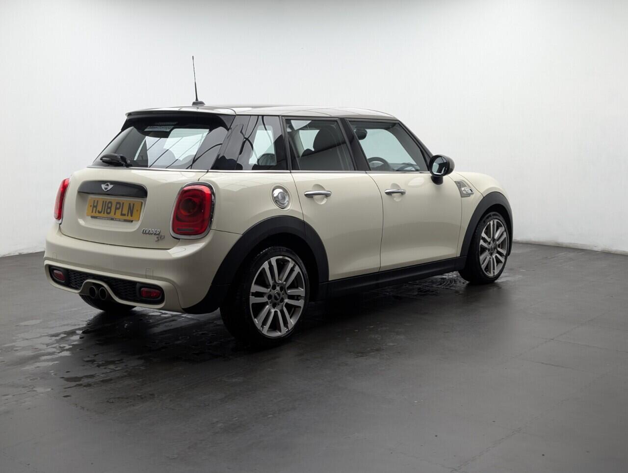 Used MINI Hatch 2018 for sale - 76780815: Photo 8