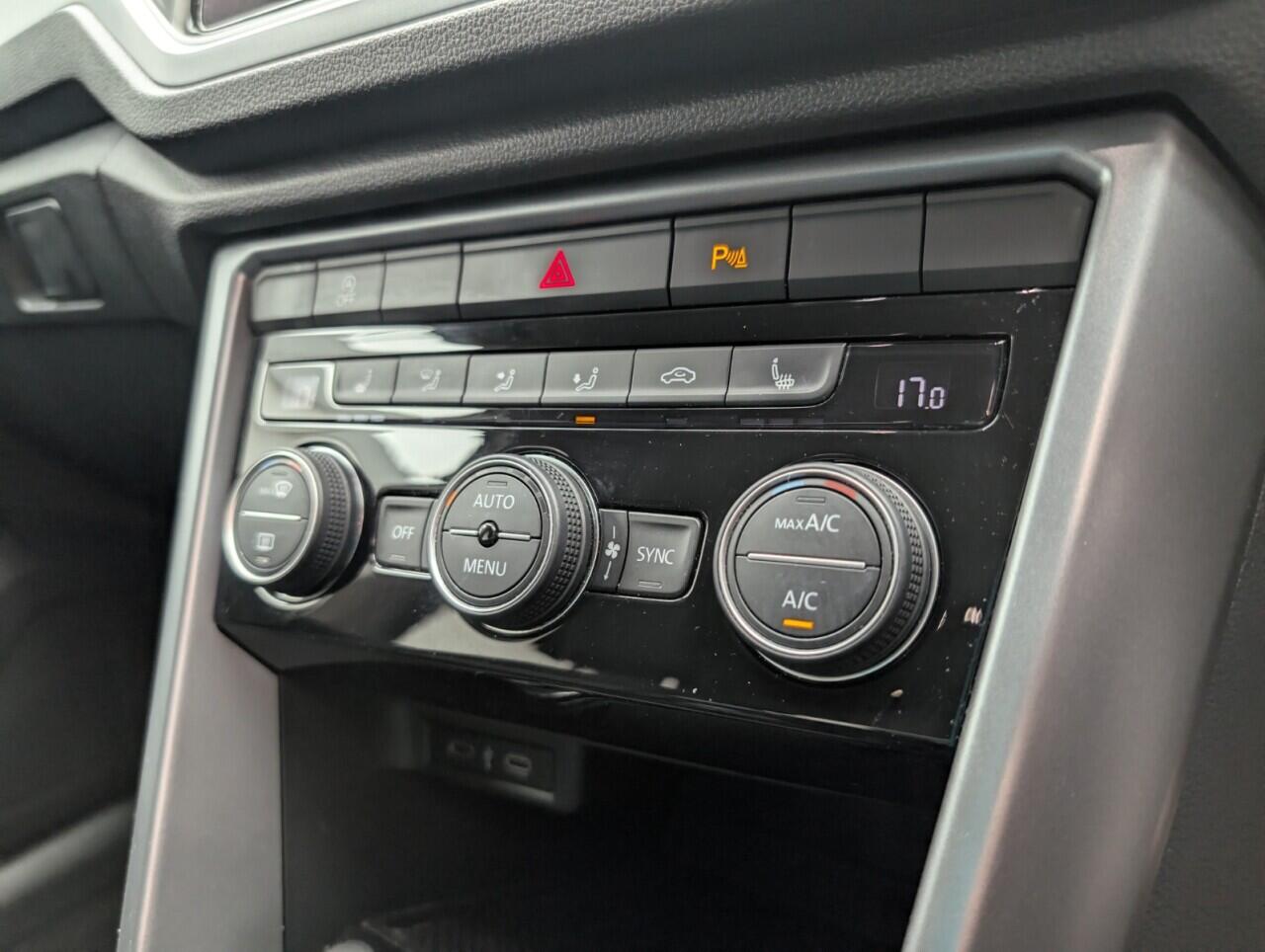 Used Volkswagen T-Roc 2021 for sale - 76424113: Photo 16