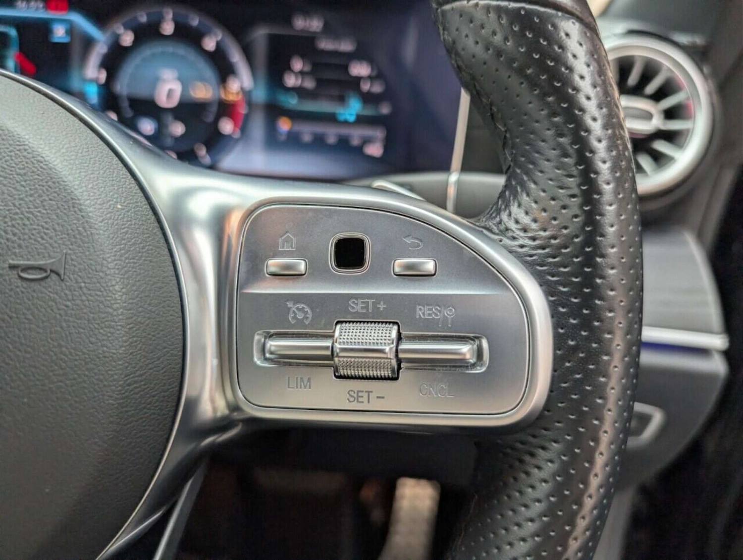 Used Mercedes-Benz E Class 2019 for sale - 77713659: Photo 19