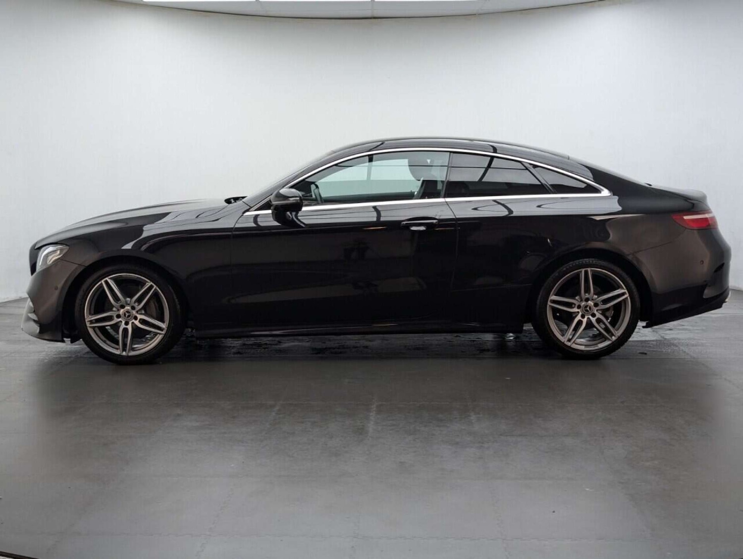 Used Mercedes-Benz E Class 2019 for sale - 77713659: Photo 5