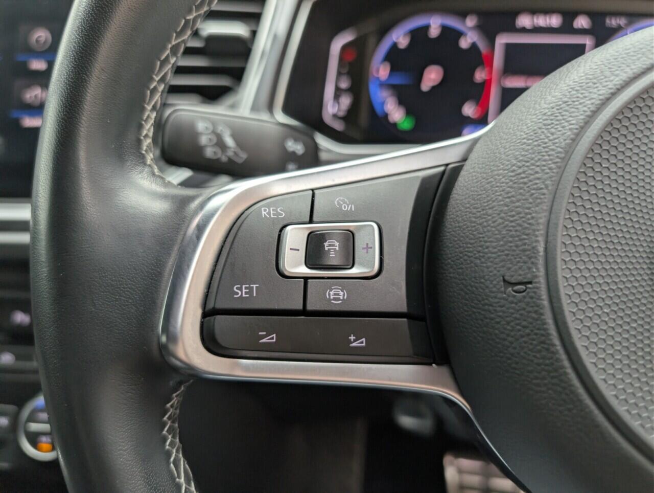 Used Volkswagen T-Roc 2021 for sale - 76735217: Photo 31