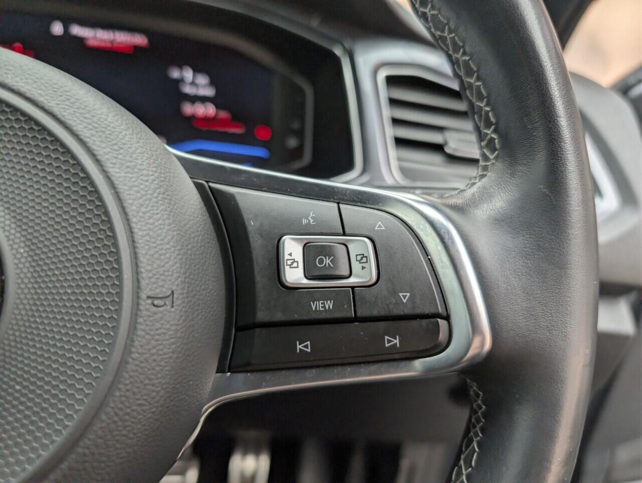 Used Volkswagen T-Roc 2021 for sale - 76735217: Photo 32