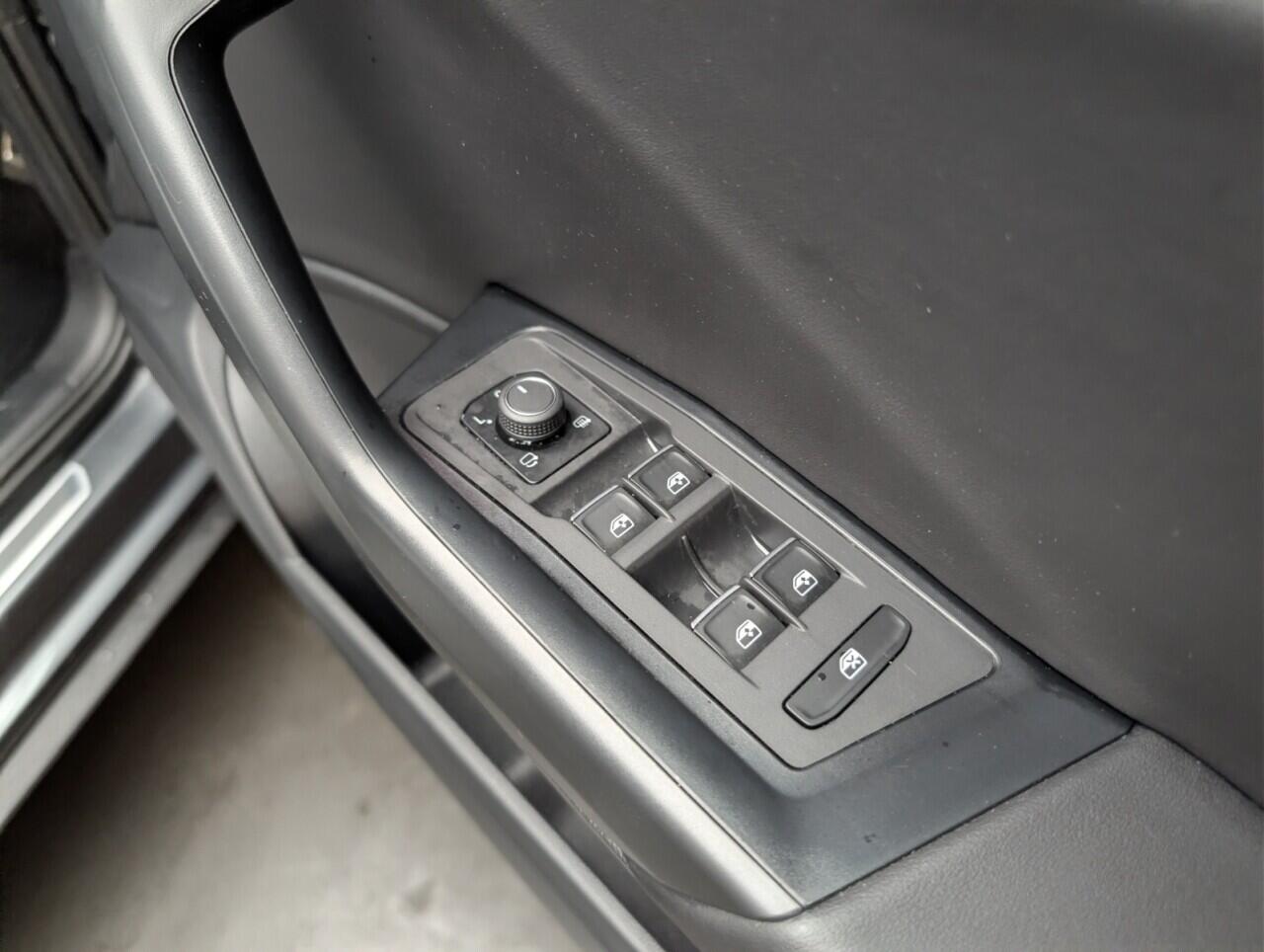 Used Volkswagen T-Roc 2021 for sale - 76735217: Photo 34