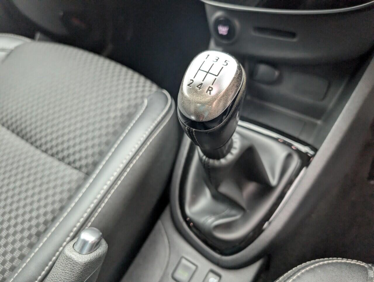 Used Renault Clio 2017 for sale - 76425605: Photo 16