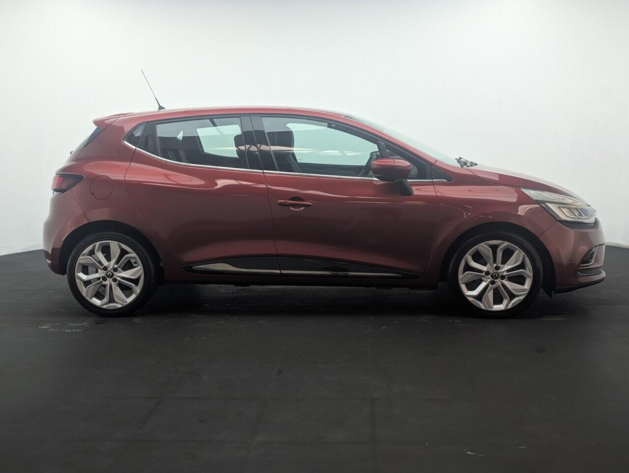 Used Renault Clio 2017 for sale - 76425605: Photo 9