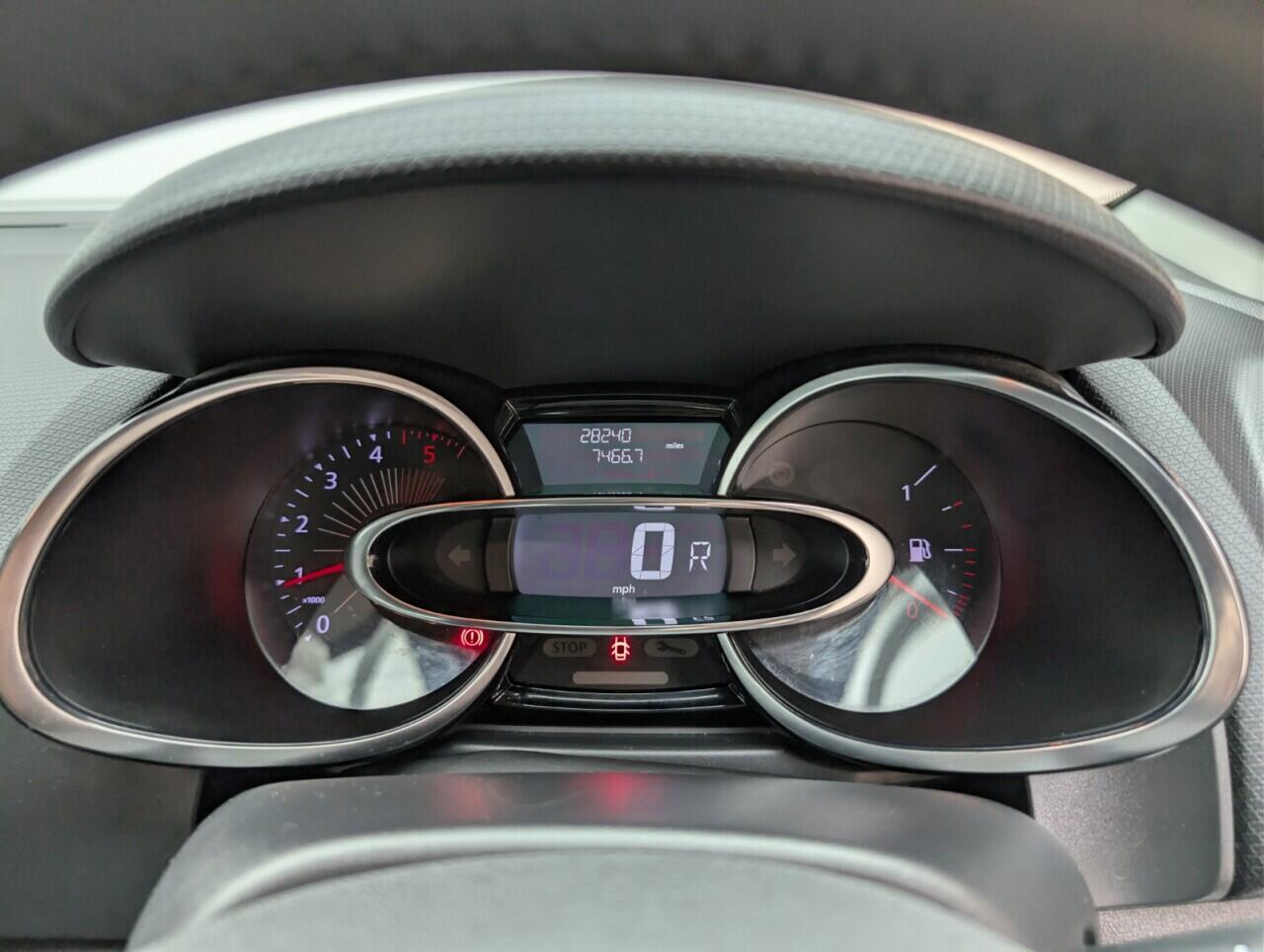 Used Renault Clio 2016 for sale - 76538088: Photo 17