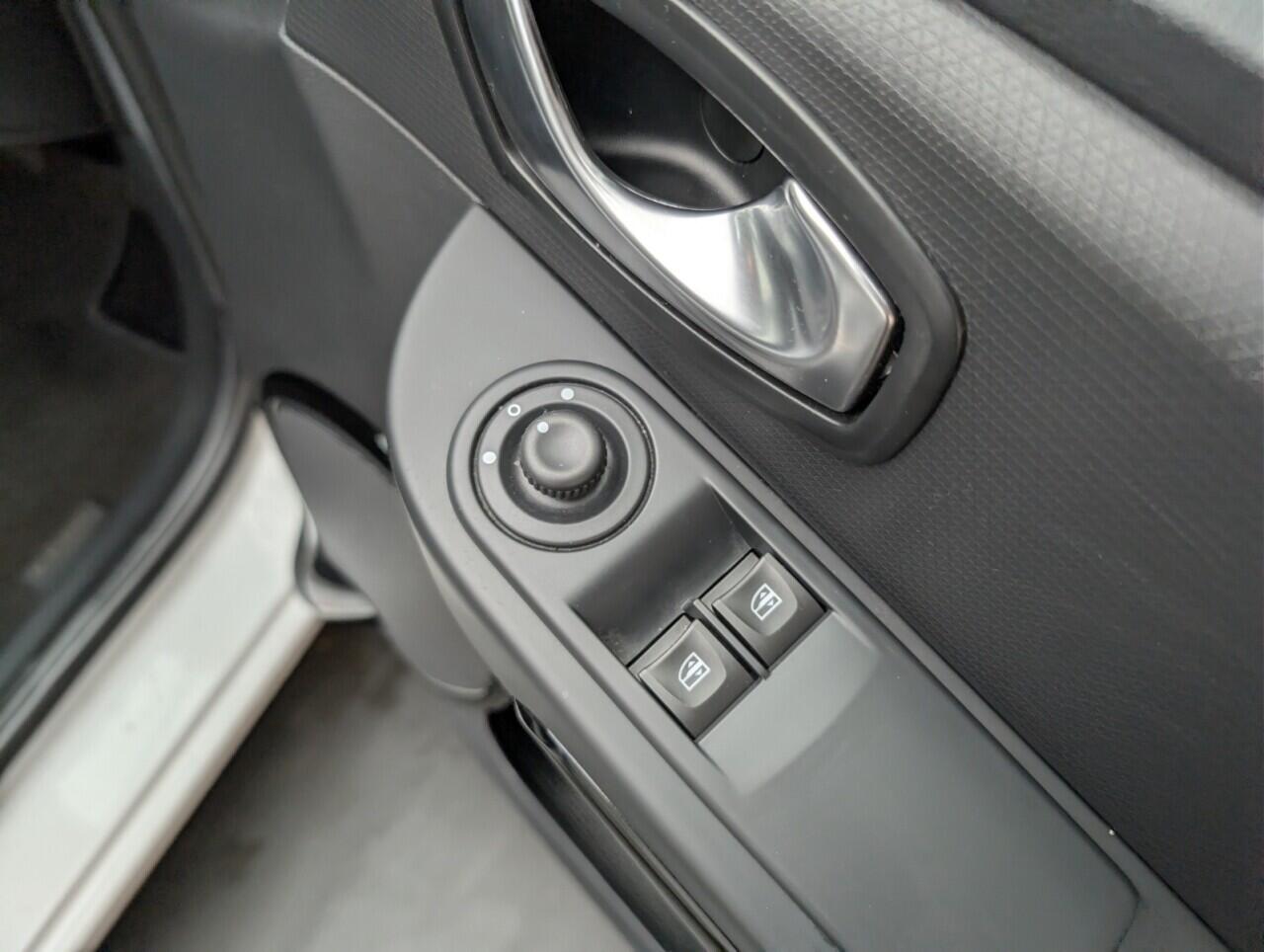 Used Renault Clio 2016 for sale - 76538088: Photo 21